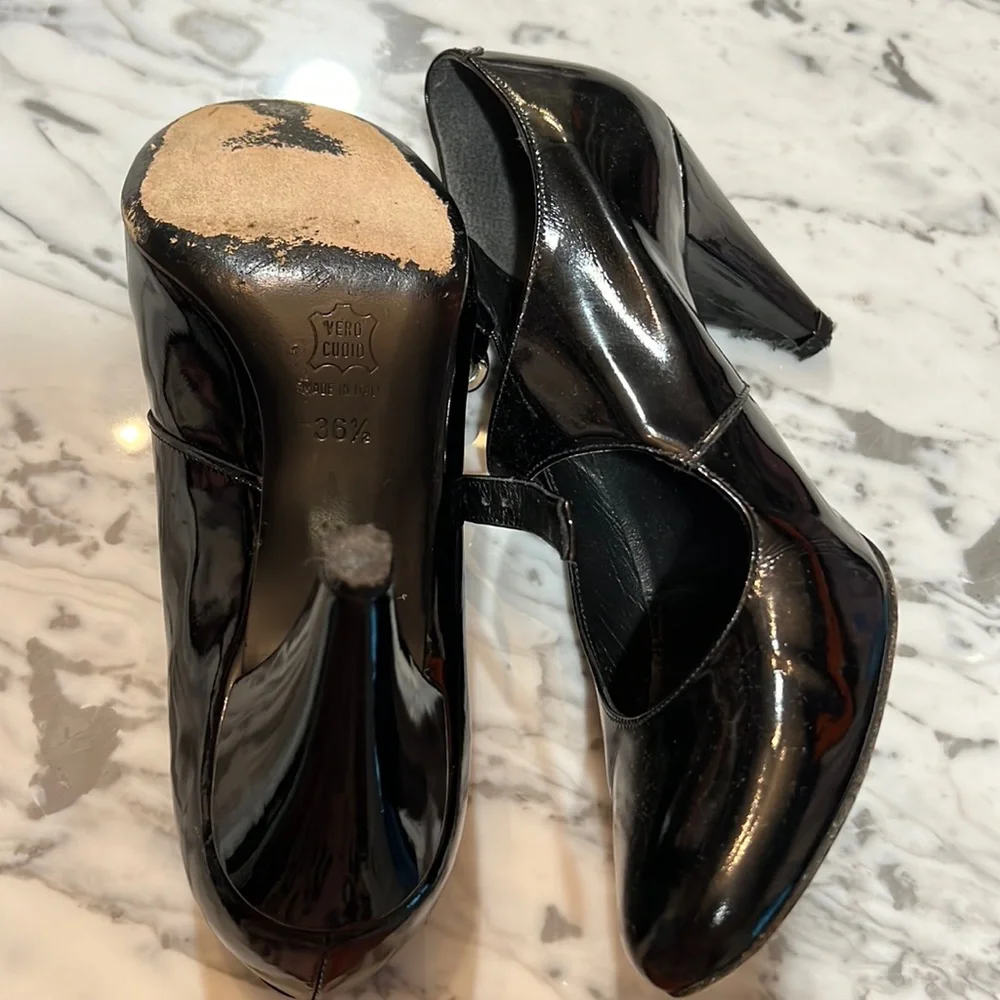 Heels - Picture 2 of 3